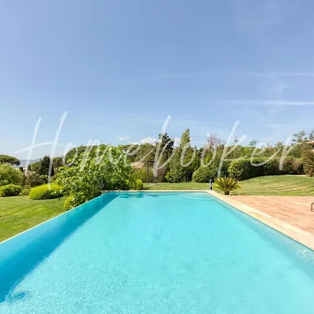 Pins Villa Saint-Tropez